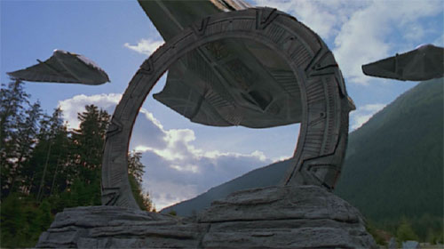 Children of Gods : Apophis et son vaisseau Tel'tak