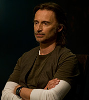 Robert Carlyle dans Stargate Universe