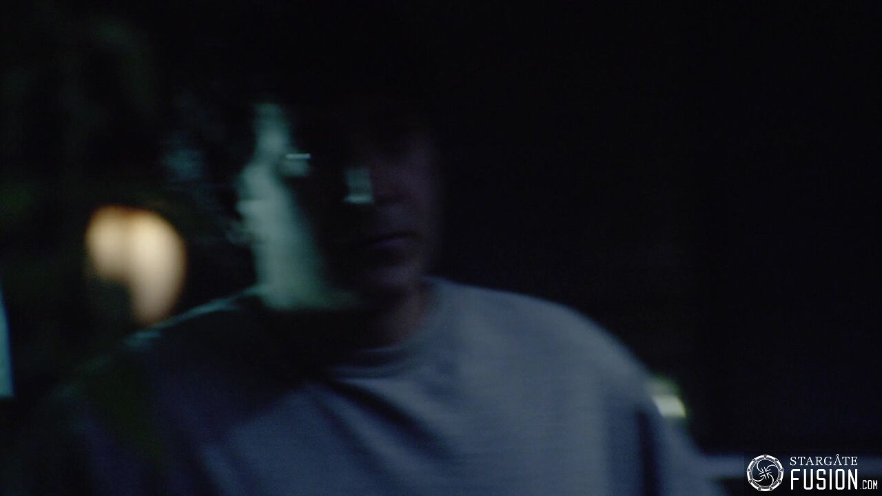 Premier contact