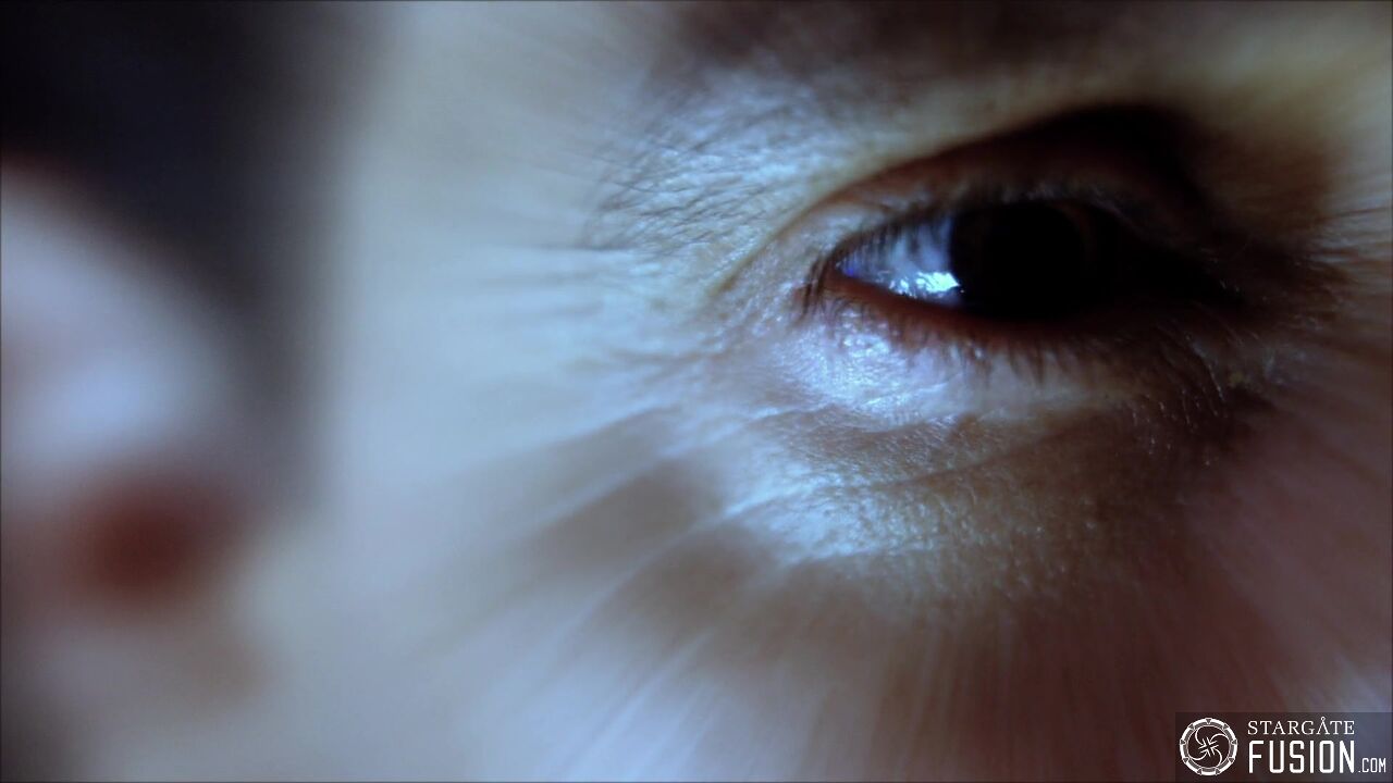 Premier contact