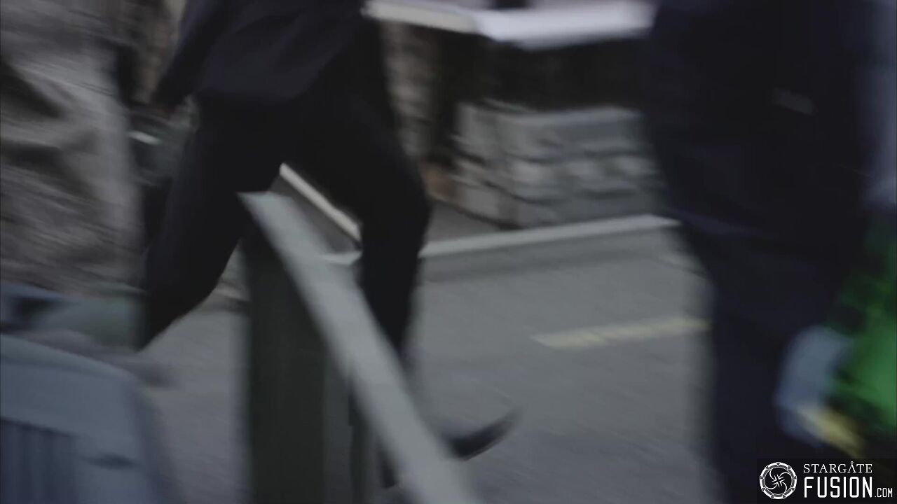 De part et d'autre