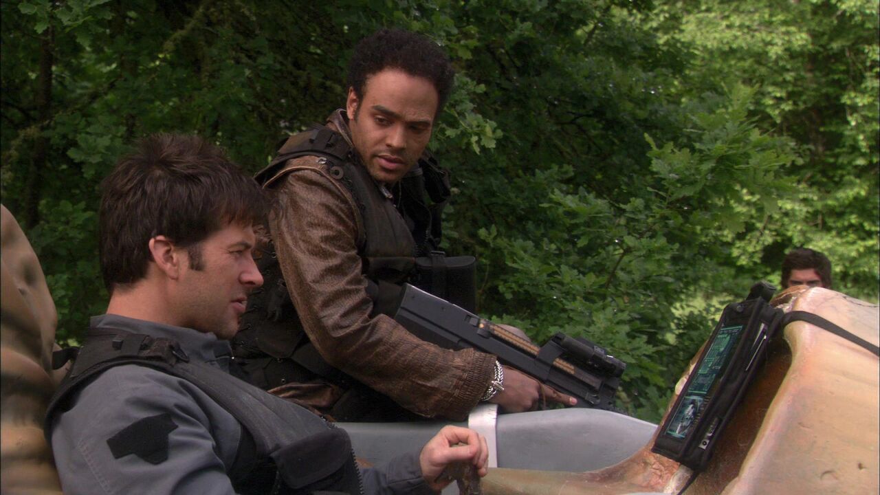 L'union fait la force 1/2 (Saison 2 de Stargate Atlantis)