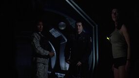 Ombre et lumière 1/2 (Saison 1 de Stargate Universe)