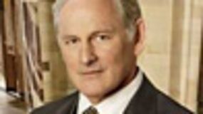Victor Garber dans la saison 2 de SG Universe