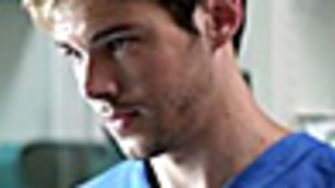 SGU / Brian J. Smith : "C'est excitant de débuter"