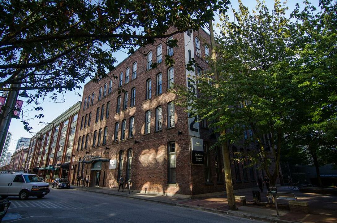 Yaletown Building