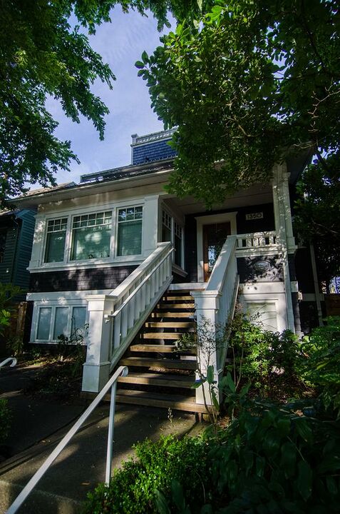 Kitsilano Cottage By the Sea