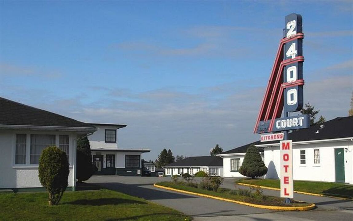 2400 Court Motel