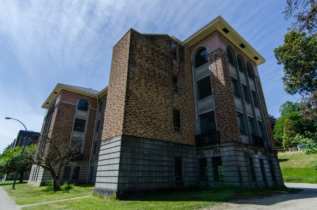 Crease Clinic (Riverview Hospital)
