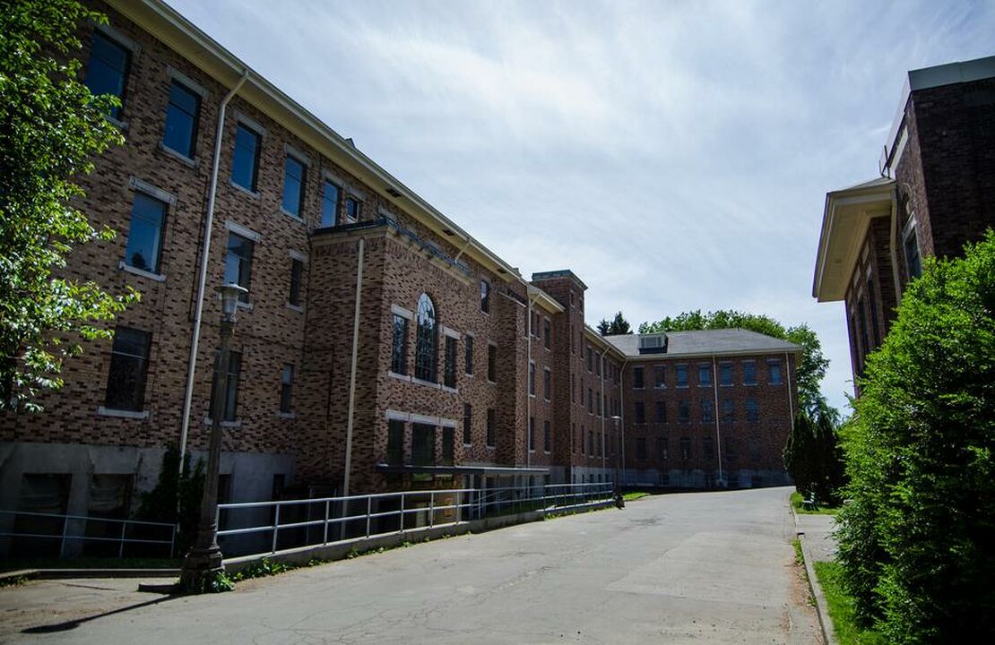 Crease Clinic (Riverview Hospital)