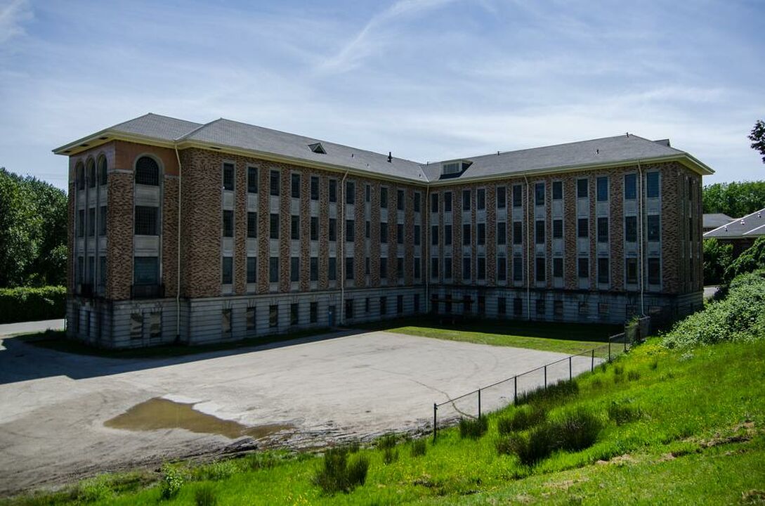 Crease Clinic (Riverview Hospital)