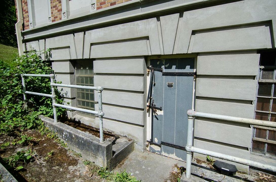 Crease Clinic (Riverview Hospital)