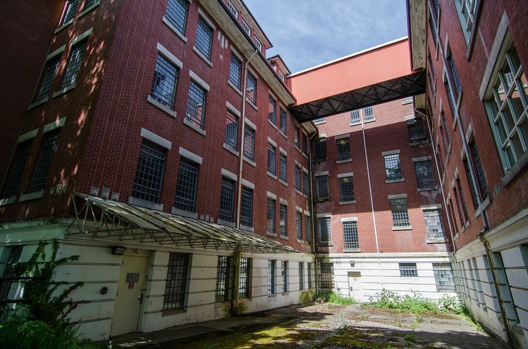 Riverview Hospital