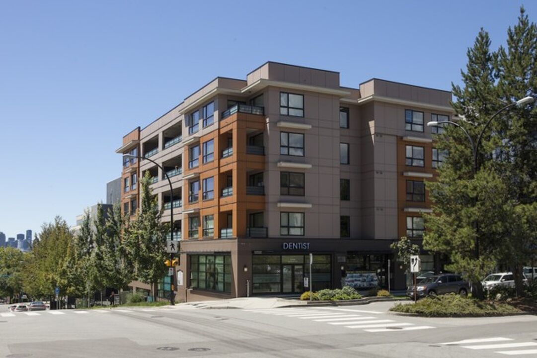 West 1st Street & Lonsdale Avenue