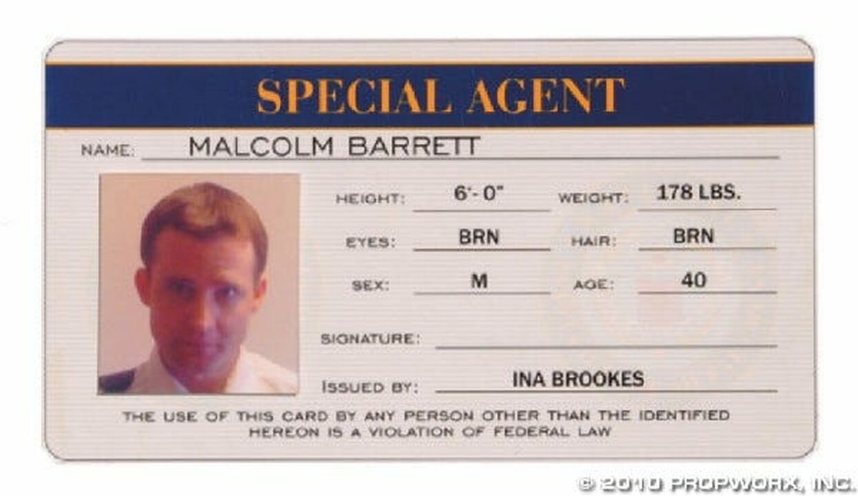 Badget d'identification de l'agent Barrett