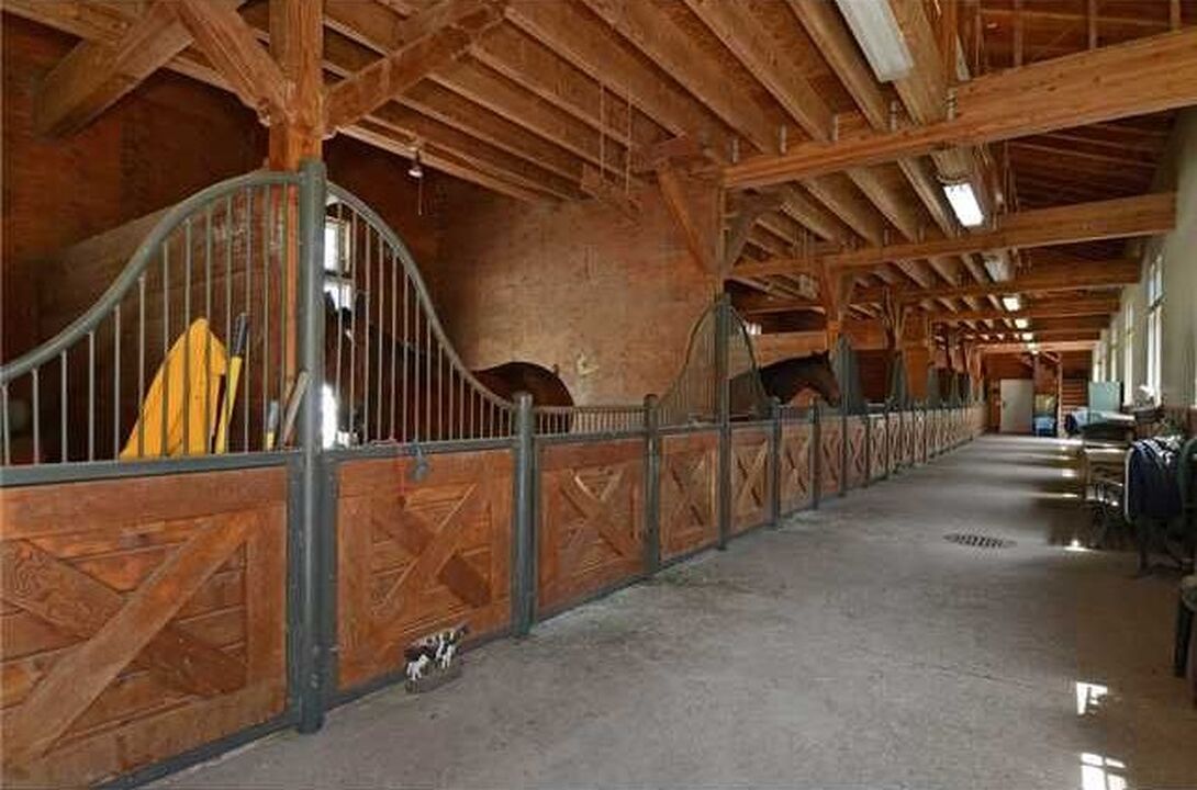 Private Home (6975 Balaclava Street)