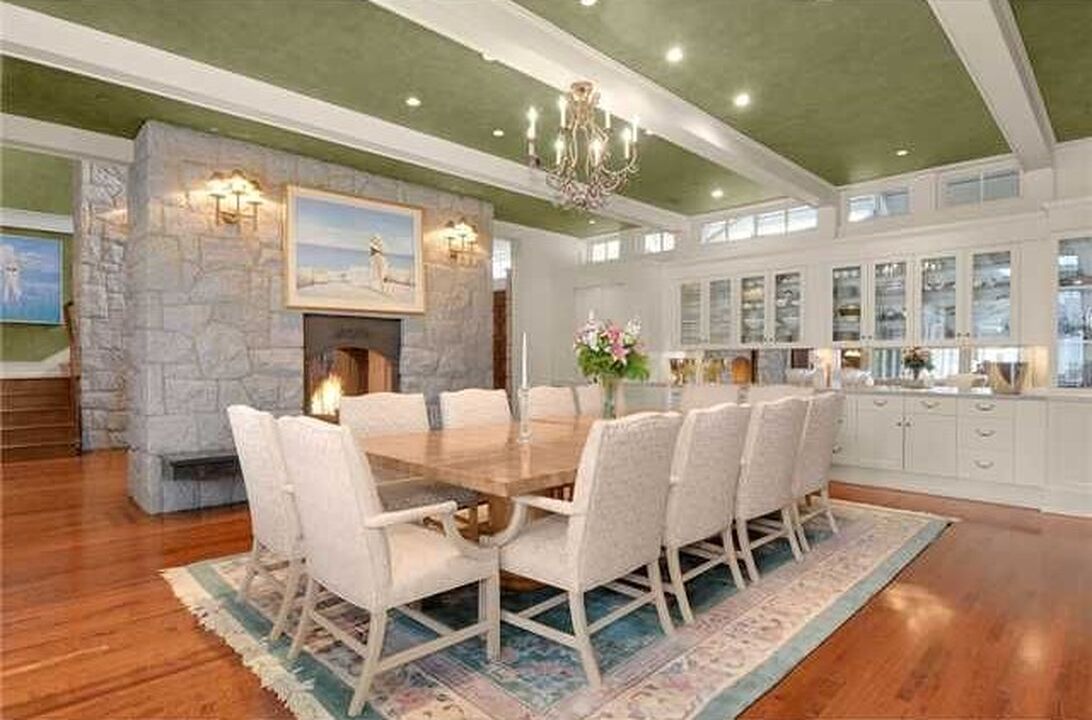 Private Home (6975 Balaclava Street)