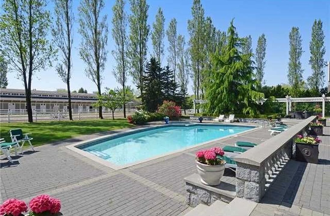 Private Home (6975 Balaclava Street)