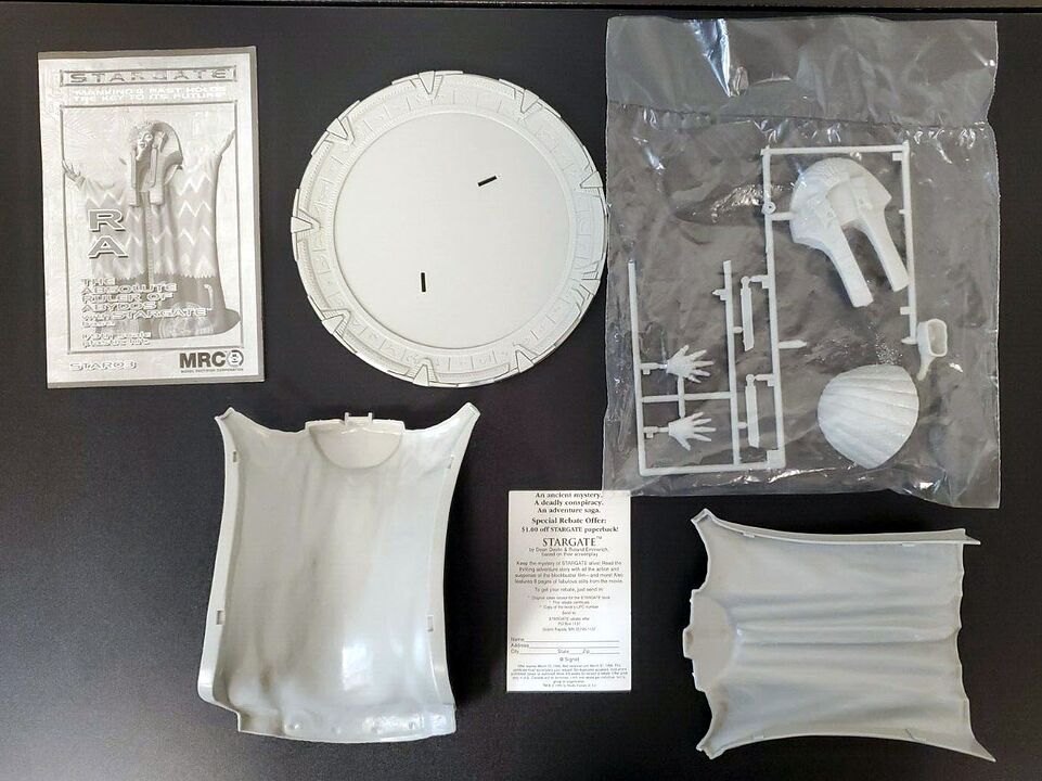 Movie Model Kits (Horizon) - Ra