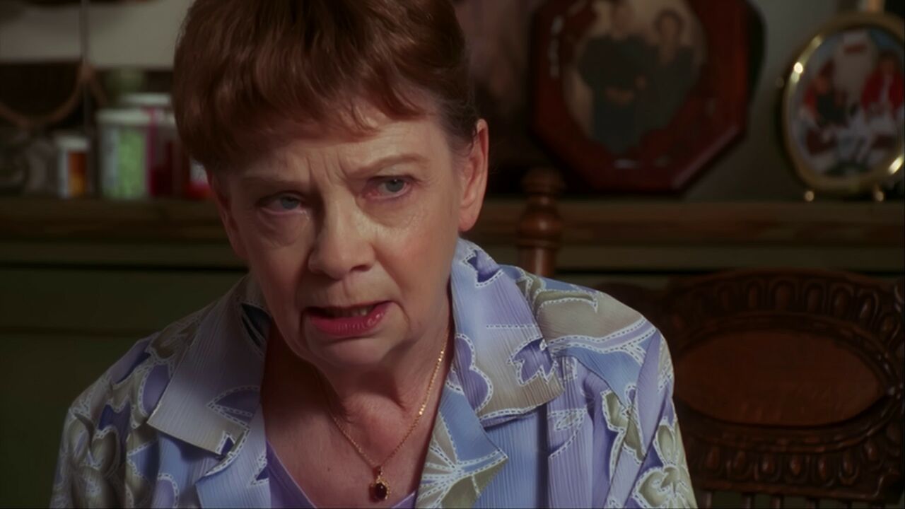 Grand-mère de Vernon Sharpe