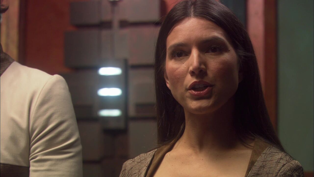 Conseillère asuran jeune