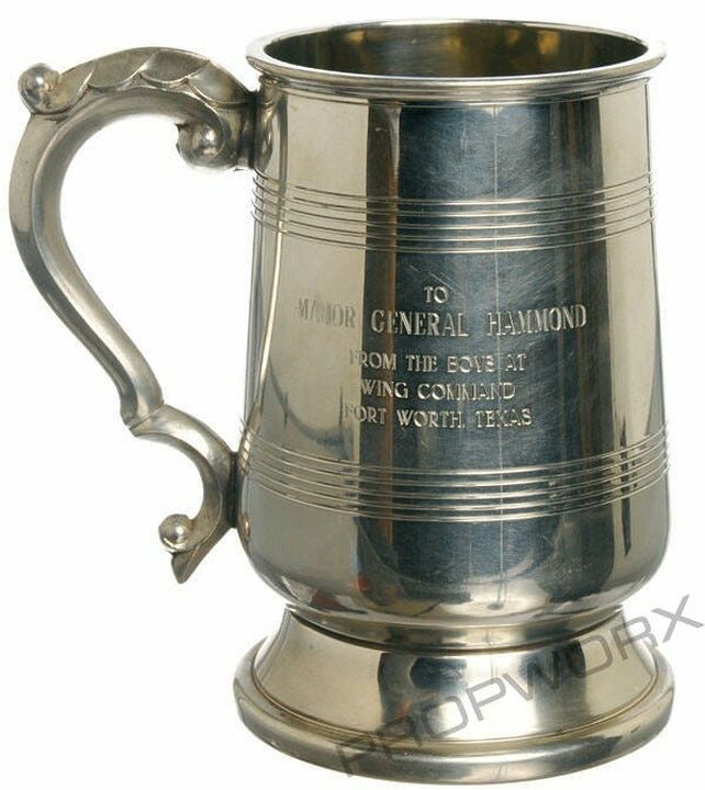 Coupe décorative du général Hammond