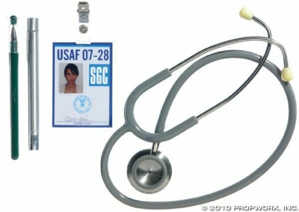 Badget + instruments médicaux du docteur Lam